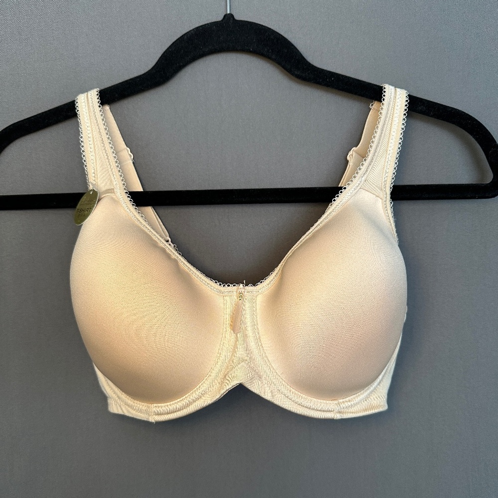 NWT Wacoal Basic Beauty Spacer Underwire T-Shirt Bra